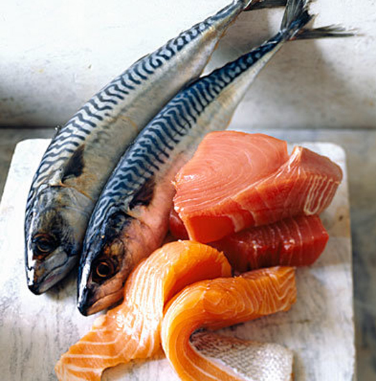 Cá hồi có chứa lượng axit béo omega-3 mang lại hiệu quả dưỡng ẩm