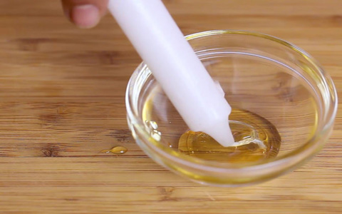 dung-nen-de-nhan-biet-mat-ong-nguyen-chat